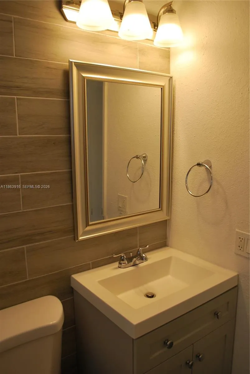 3641 Ne 1st Ter, Oakland Park, Florida 33334, Oakland Park, Florida 33334, ,Residential Income,For Sale,3641 Ne 1st Ter, Oakland Park, Florida 33334,A11863916