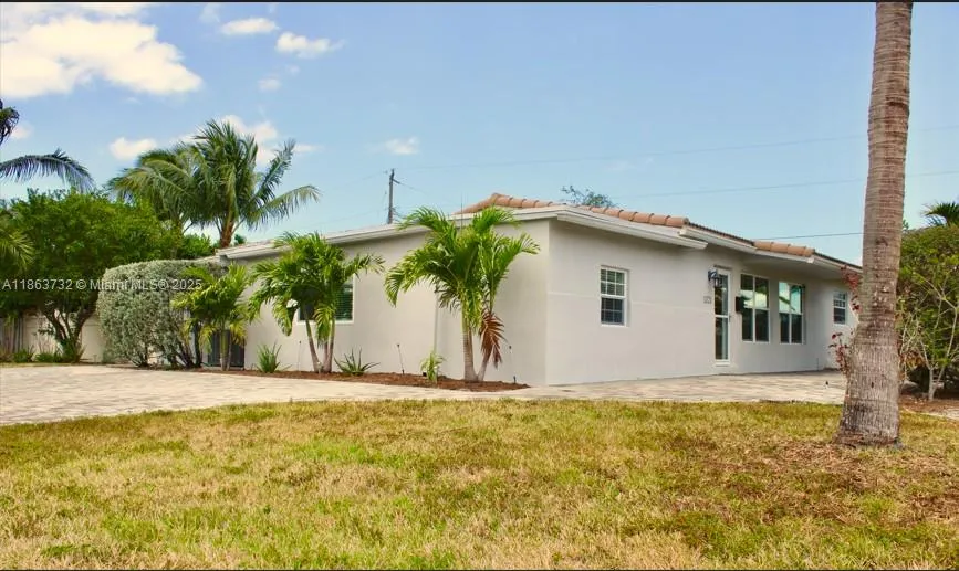 1301 Ne 42nd St, Oakland Park, Florida 33334, Oakland Park, Florida 33334, 4 Bedrooms Bedrooms, ,3 BathroomsBathrooms,Residential,For Sale,1301 Ne 42nd St, Oakland Park, Florida 33334,A11863732