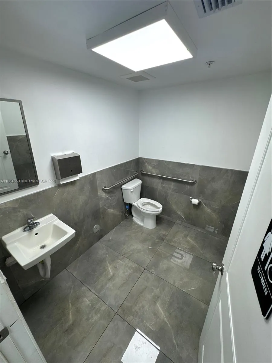 10859 Nw 21st St, Sweetwater, Florida 33172, Sweetwater, Florida 33172, ,Commercial Lease,For Rent,10859 Nw 21st St, Sweetwater, Florida 33172,A11864053