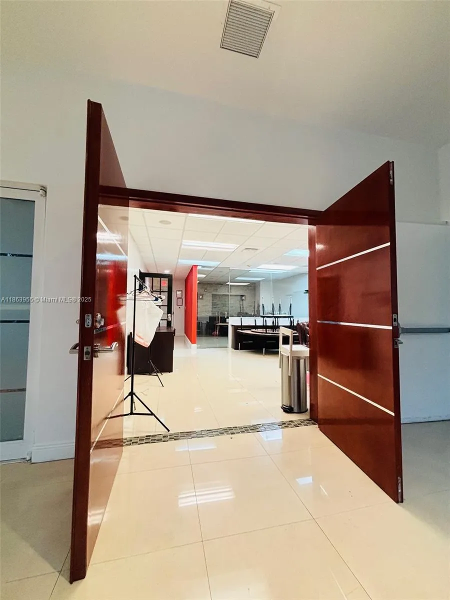 6545 Nw 169th St, Hialeah, Florida 33015, Hialeah, Florida 33015, ,Commercial Lease,For Rent,6545 Nw 169th St, Hialeah, Florida 33015,A11863955