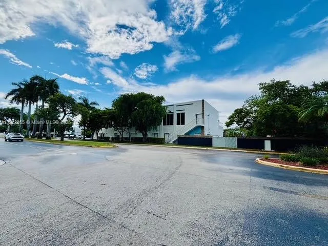 6545 Nw 169th St, Hialeah, Florida 33015, Hialeah, Florida 33015, ,Commercial Lease,For Rent,6545 Nw 169th St, Hialeah, Florida 33015,A11863955
