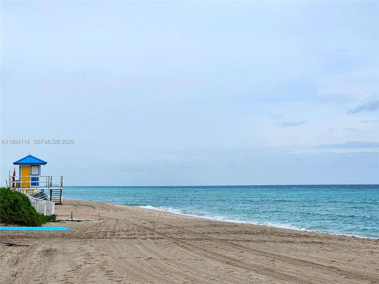 BEACH & POOL ATTENDANT