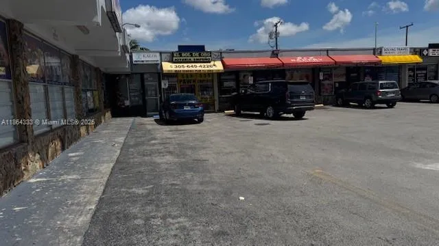 4021 Nw 7th St 5, Miami, Florida 33126, Miami, Florida 33126, ,Commercial Lease,For Rent,4021 Nw 7th St 5, Miami, Florida 33126,A11864333