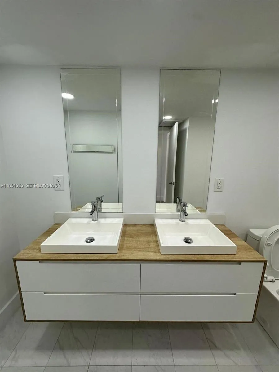 5600 Collins Ave 11w, Miami Beach, Florida 33140, Miami Beach, Florida 33140, 2 Bedrooms Bedrooms, ,2 BathroomsBathrooms,Residential,For Sale,5600 Collins Ave 11w, Miami Beach, Florida 33140,A11861323