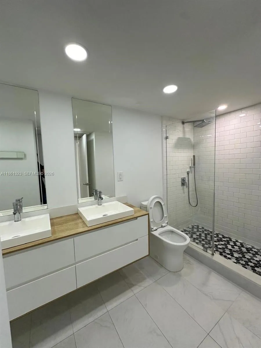 5600 Collins Ave 11w, Miami Beach, Florida 33140, Miami Beach, Florida 33140, 2 Bedrooms Bedrooms, ,2 BathroomsBathrooms,Residential,For Sale,5600 Collins Ave 11w, Miami Beach, Florida 33140,A11861323