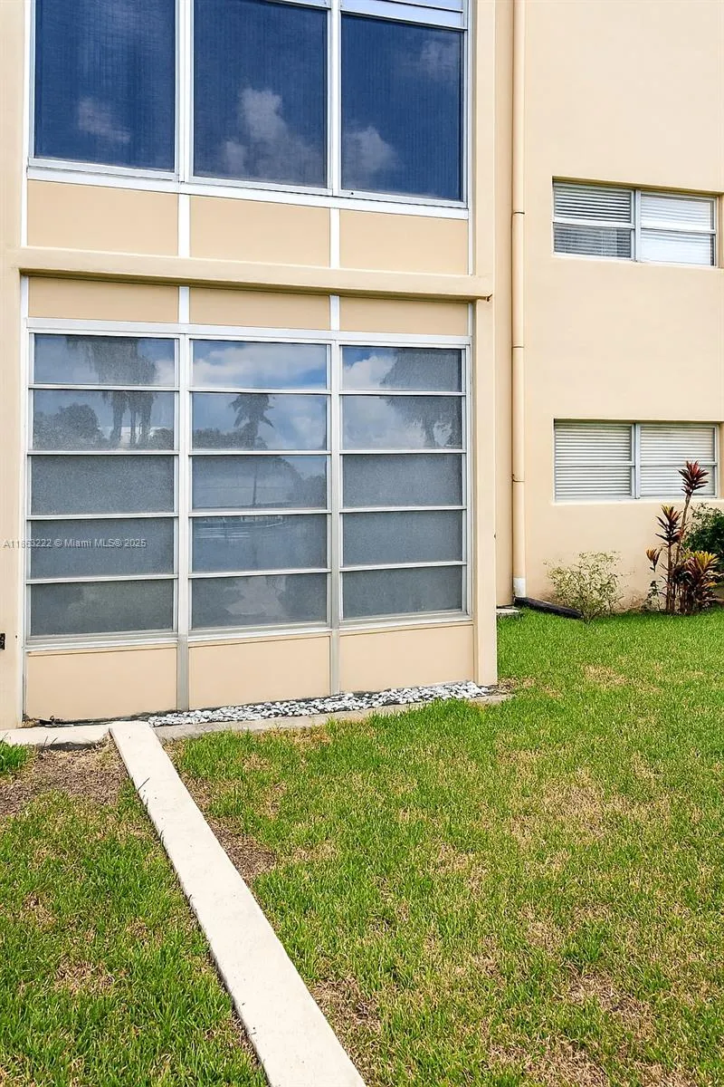 5071 W Oakland Park Blvd 103, Lauderdale Lakes, Fl, Lauderdale Lakes, Florida 33313, 2 Bedrooms Bedrooms, ,2 BathroomsBathrooms,Residential,For Sale,5071 W Oakland Park Blvd 103, Lauderdale Lakes, Fl,A11863222