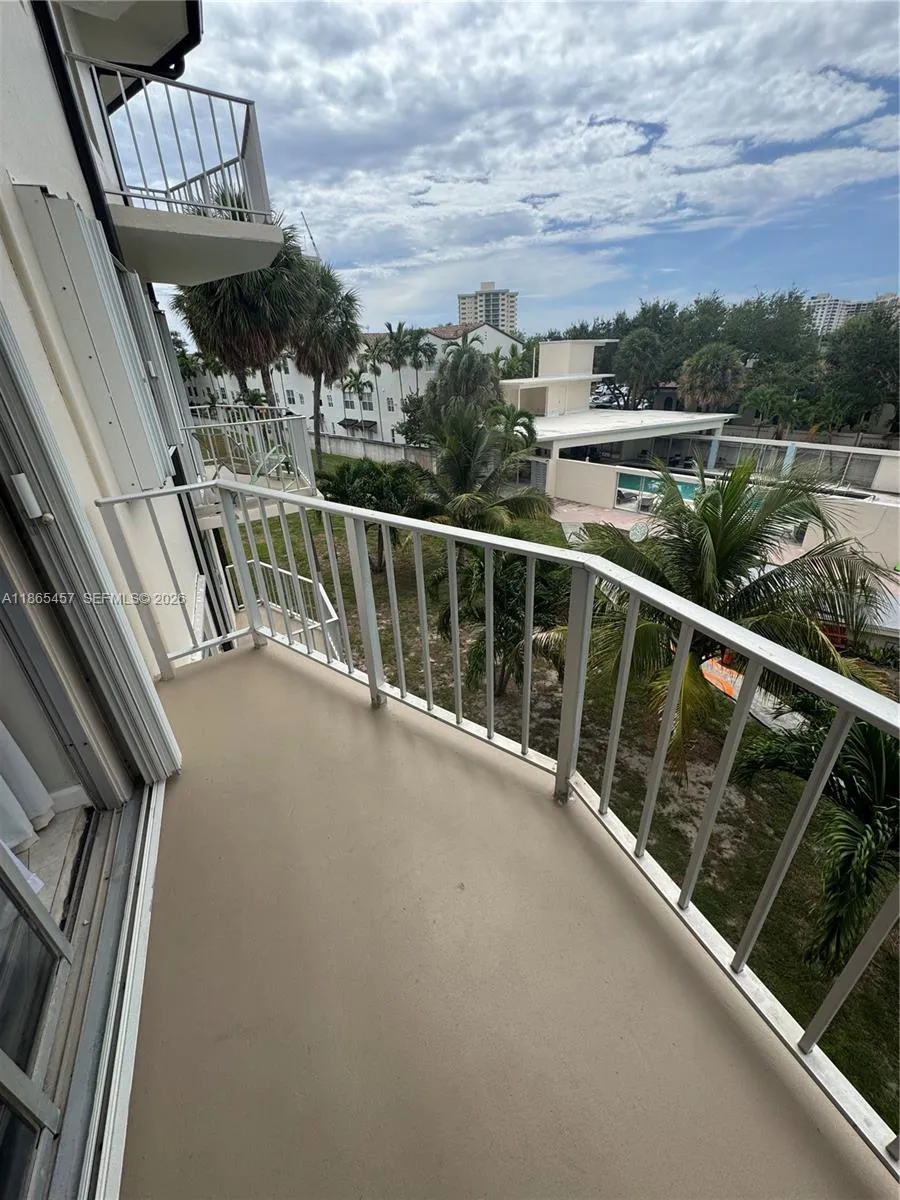 1967 S Ocean Blvd 315-c, Lauderdale By The Sea, Fl, Lauderdale By The Sea, Florida 33062, 1 Bedroom Bedrooms, ,1 BathroomBathrooms,Residential Lease,For Rent,1967 S Ocean Blvd 315-c, Lauderdale By The Sea, Fl,A11865457