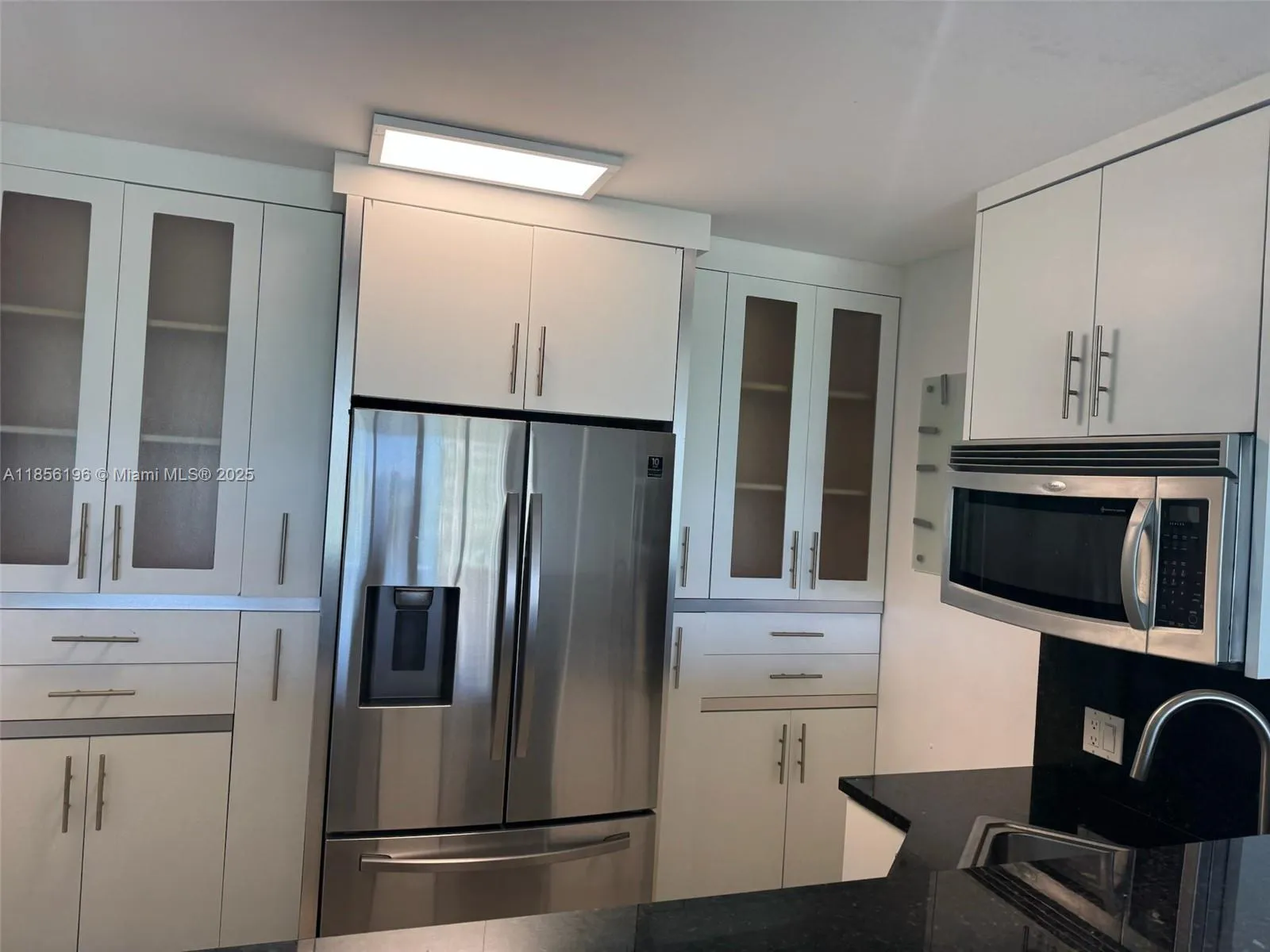 100 Bayview Dr 309, Sunny Isles Beach, Florida 331, Sunny Isles Beach, Florida 33160, 1 Bedroom Bedrooms, ,1 BathroomBathrooms,Residential,For Sale,100 Bayview Dr 309, Sunny Isles Beach, Florida 331,A11856196