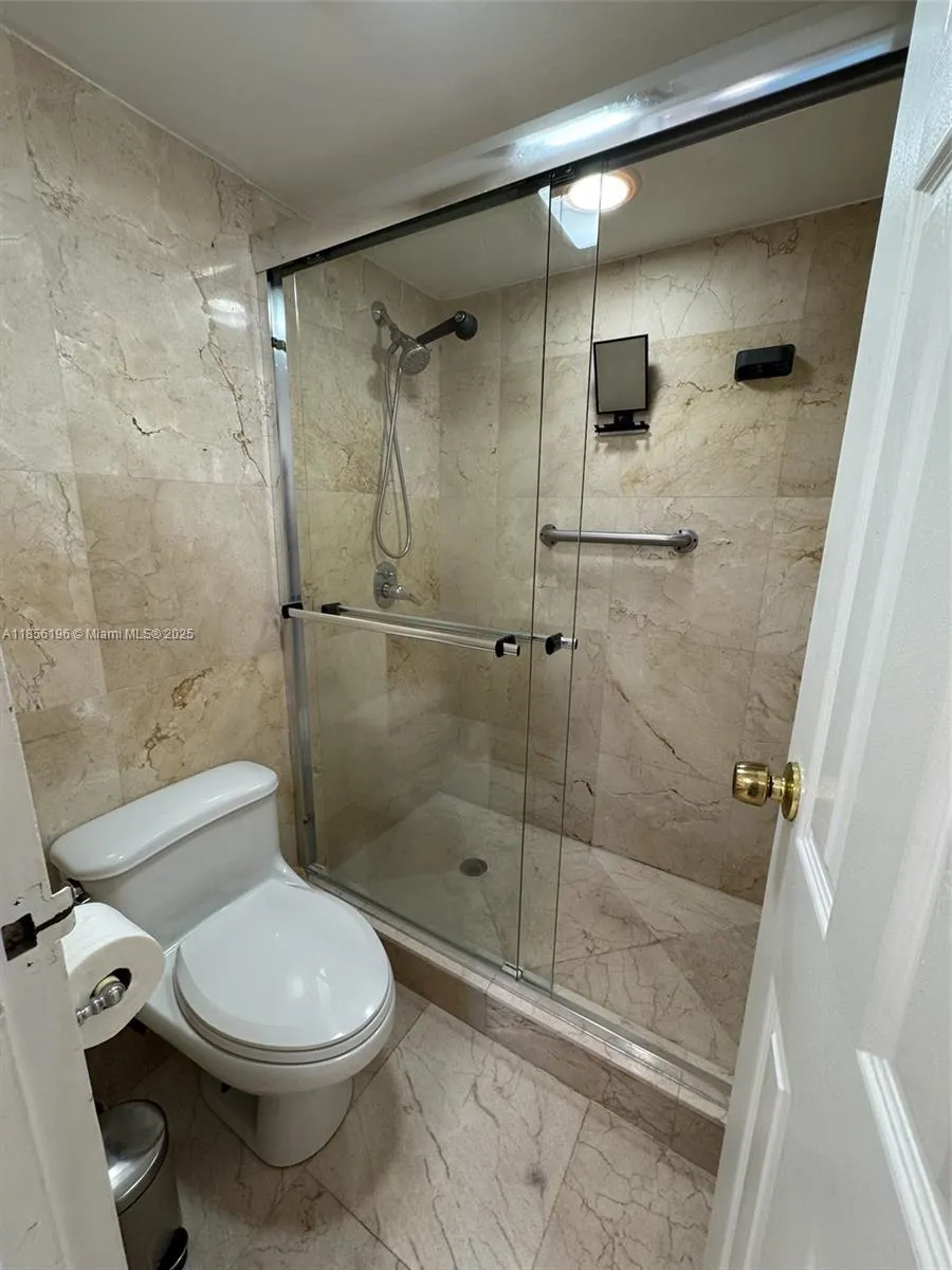 100 Bayview Dr 309, Sunny Isles Beach, Florida 331, Sunny Isles Beach, Florida 33160, 1 Bedroom Bedrooms, ,1 BathroomBathrooms,Residential,For Sale,100 Bayview Dr 309, Sunny Isles Beach, Florida 331,A11856196