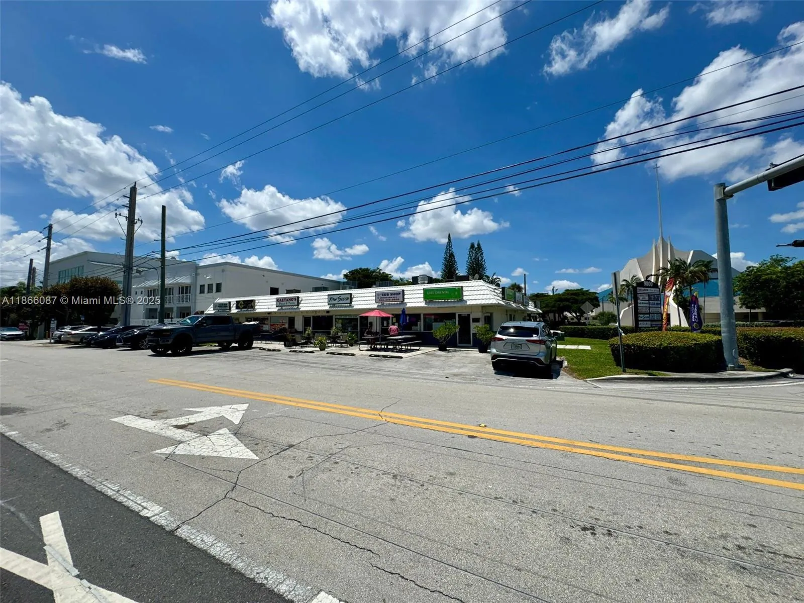 Asian Restaurant With Terrace For Sale Near Dadela, Kendall, Florida 33156, ,Business Opportunity,For Sale,Asian Restaurant With Terrace For Sale Near Dadela,A11866087