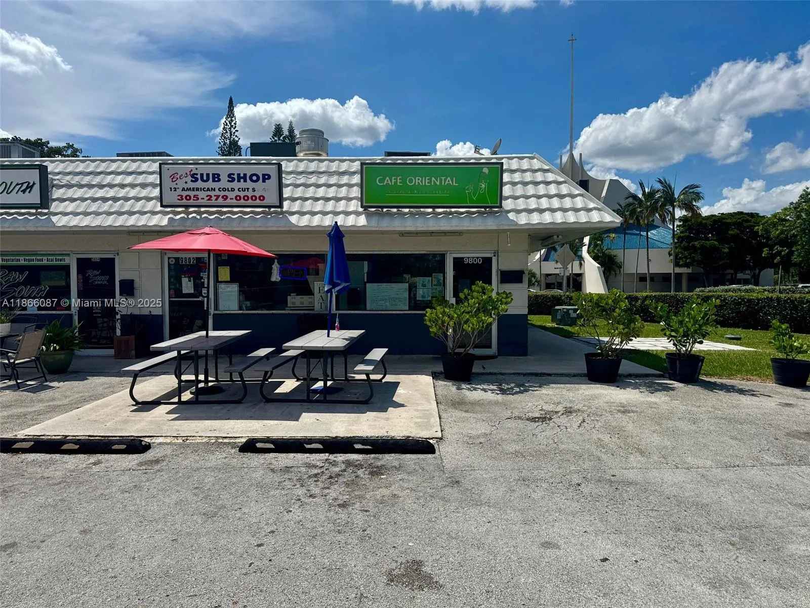 Asian Restaurant With Terrace For Sale Near Dadela, Kendall, Florida 33156, ,Business Opportunity,For Sale,Asian Restaurant With Terrace For Sale Near Dadela,A11866087