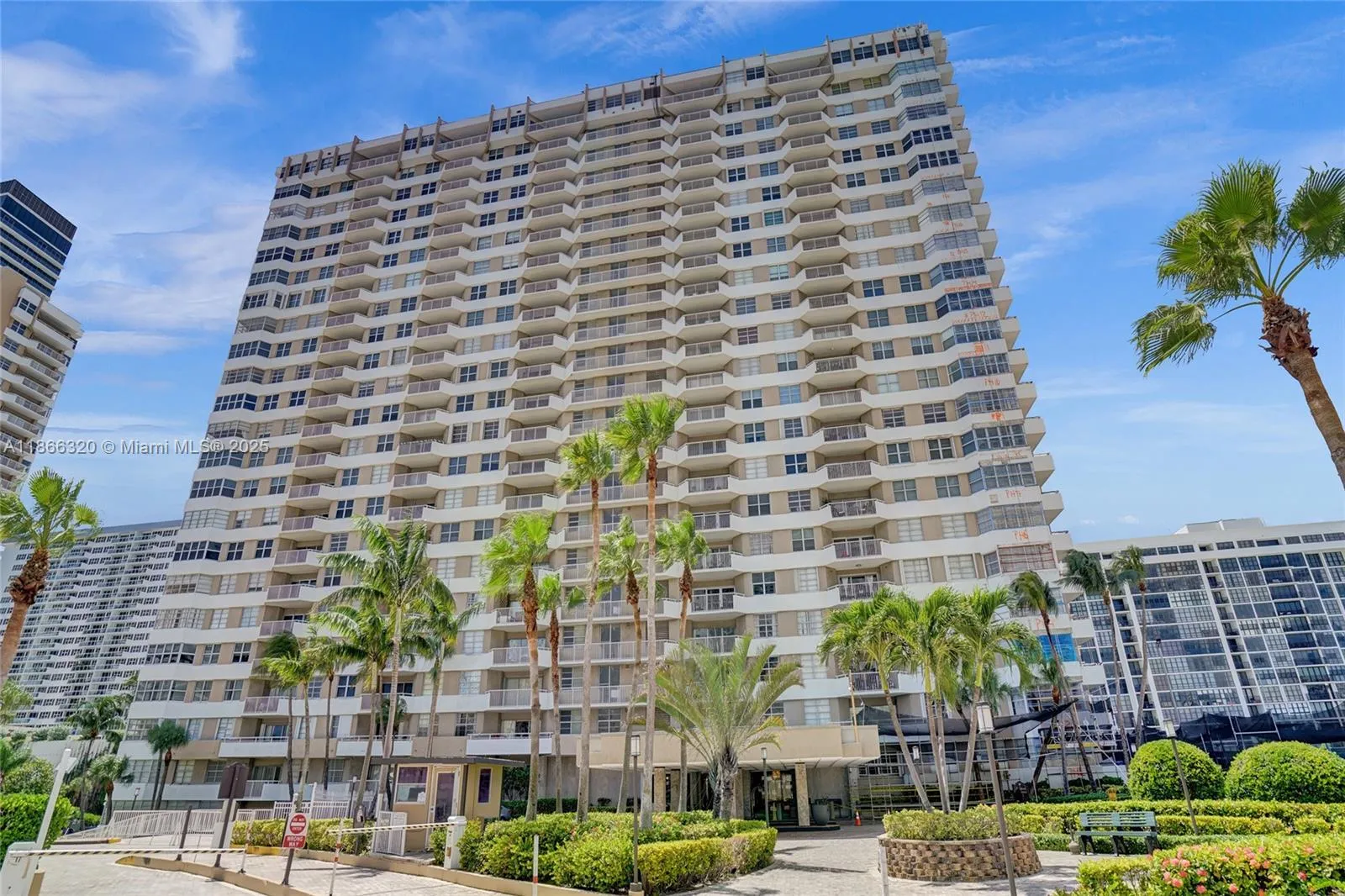 1985 S Ocean Dr Phk, Hallandale Beach, Florida 330, Hallandale Beach, Florida 33009, 1 Bedroom Bedrooms, ,1 BathroomBathrooms,Residential,For Sale,1985 S Ocean Dr Phk, Hallandale Beach, Florida 330,A11866320