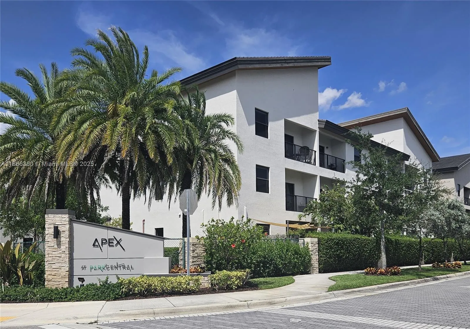 8175 Nw 104th Ave 35, Doral, Florida 33178, Doral, Florida 33178, 2 Bedrooms Bedrooms, ,2 BathroomsBathrooms,Residential,For Sale,8175 Nw 104th Ave 35, Doral, Florida 33178,A11866360