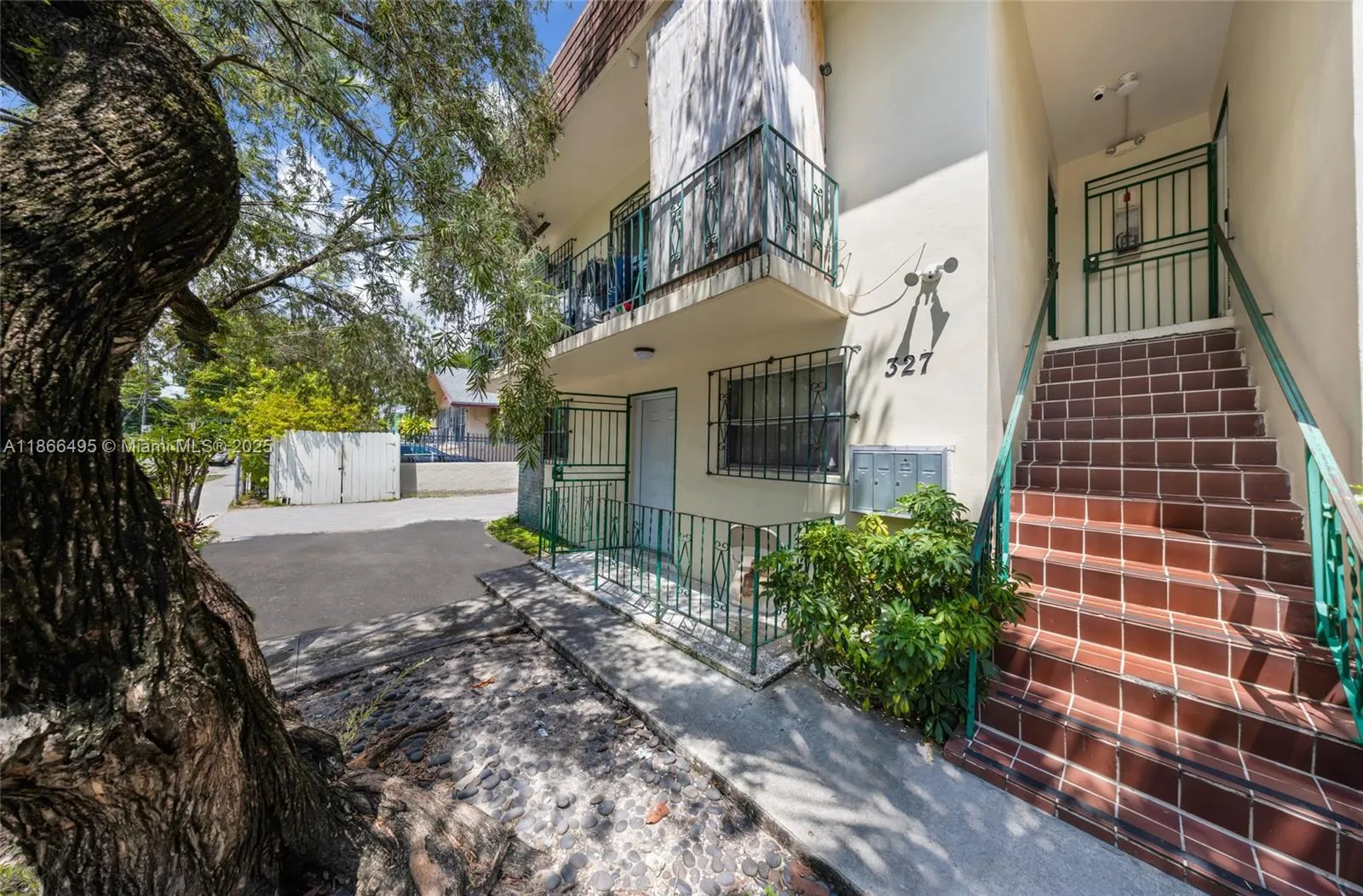 327 Sw 13th Ave, Miami, Florida 33135, Miami, Florida 33135, ,Residential Income,For Sale,327 Sw 13th Ave, Miami, Florida 33135,A11866495