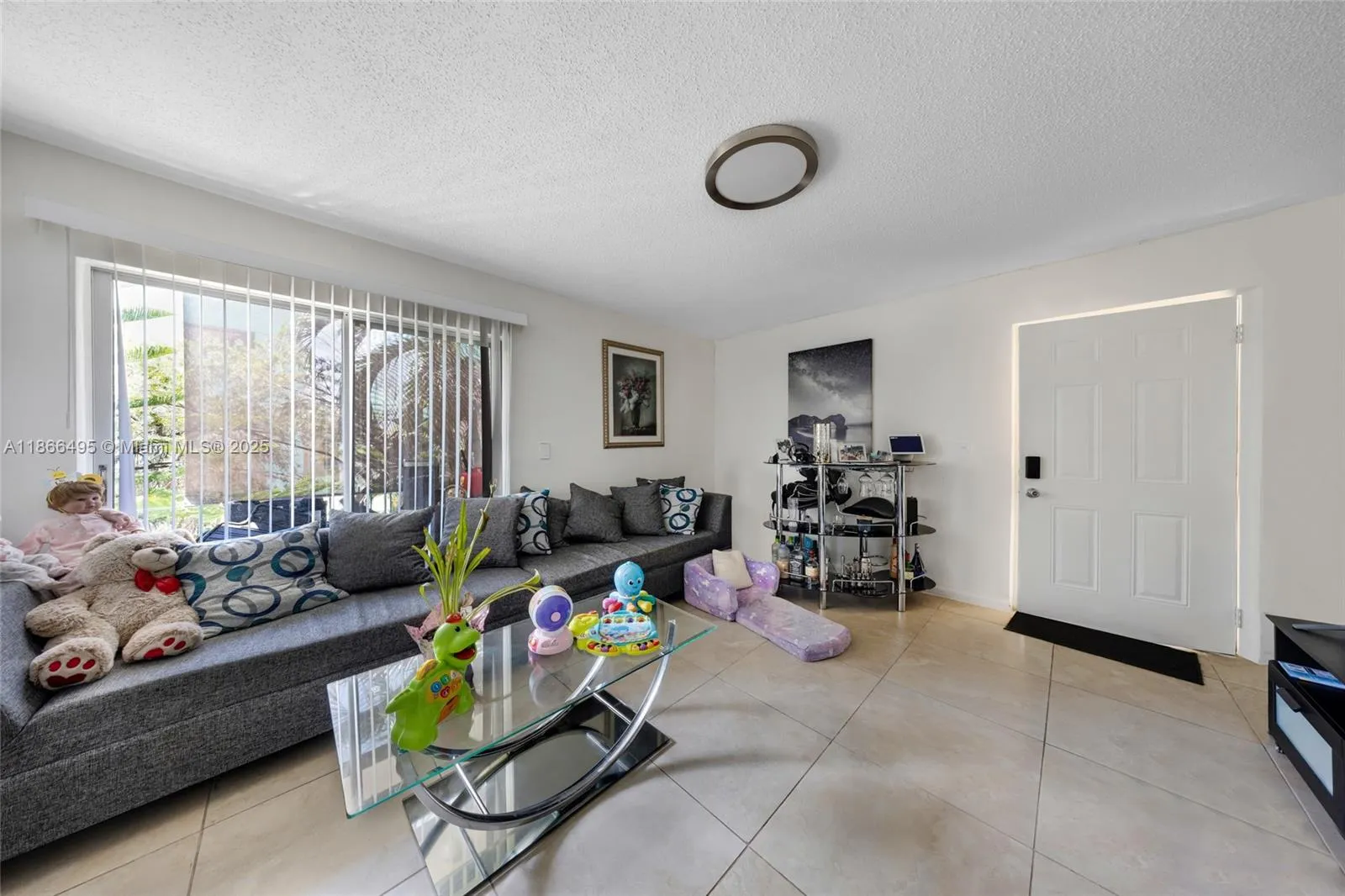327 Sw 13th Ave, Miami, Florida 33135, Miami, Florida 33135, ,Residential Income,For Sale,327 Sw 13th Ave, Miami, Florida 33135,A11866495