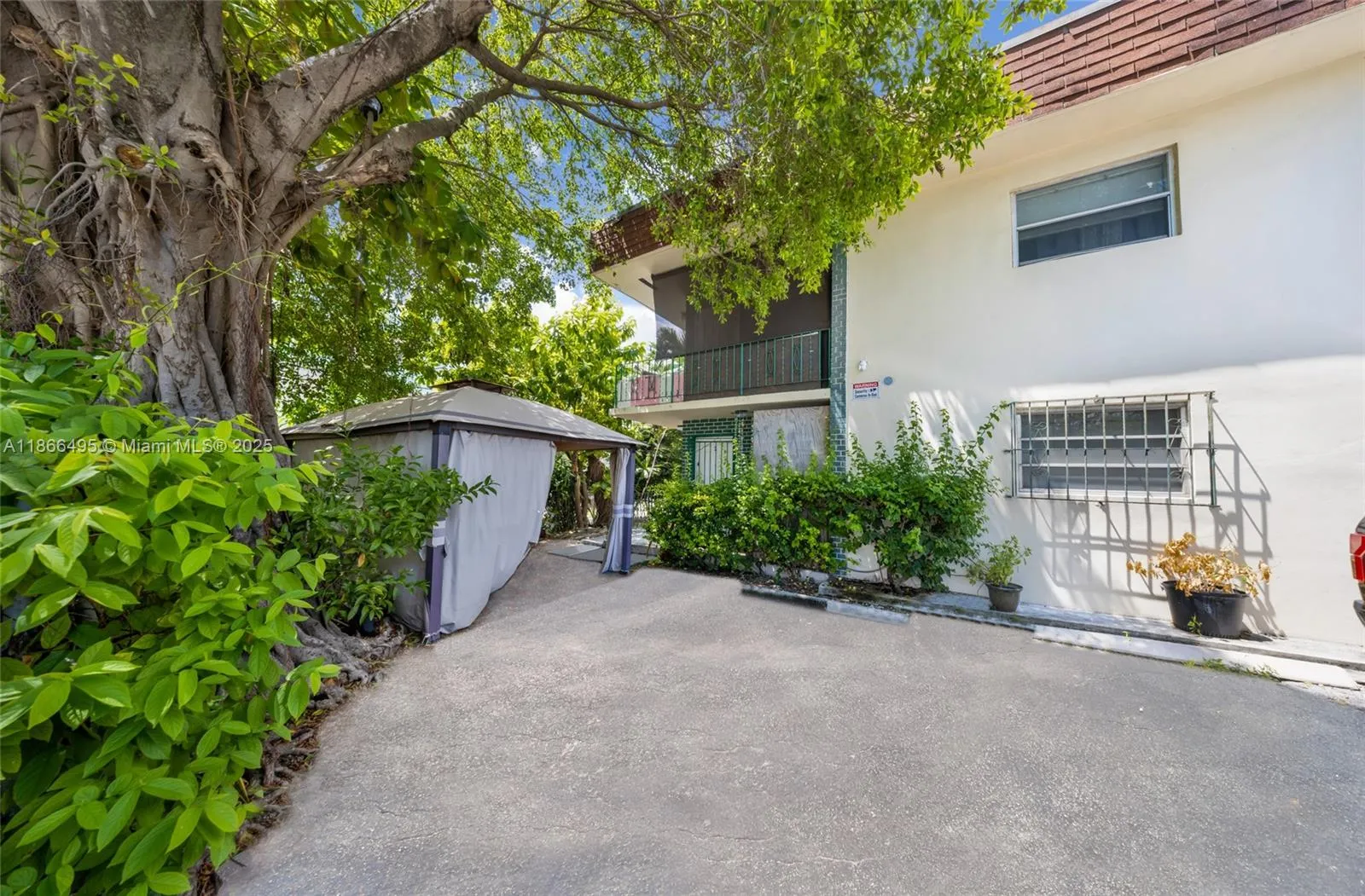 327 Sw 13th Ave, Miami, Florida 33135, Miami, Florida 33135, ,Residential Income,For Sale,327 Sw 13th Ave, Miami, Florida 33135,A11866495