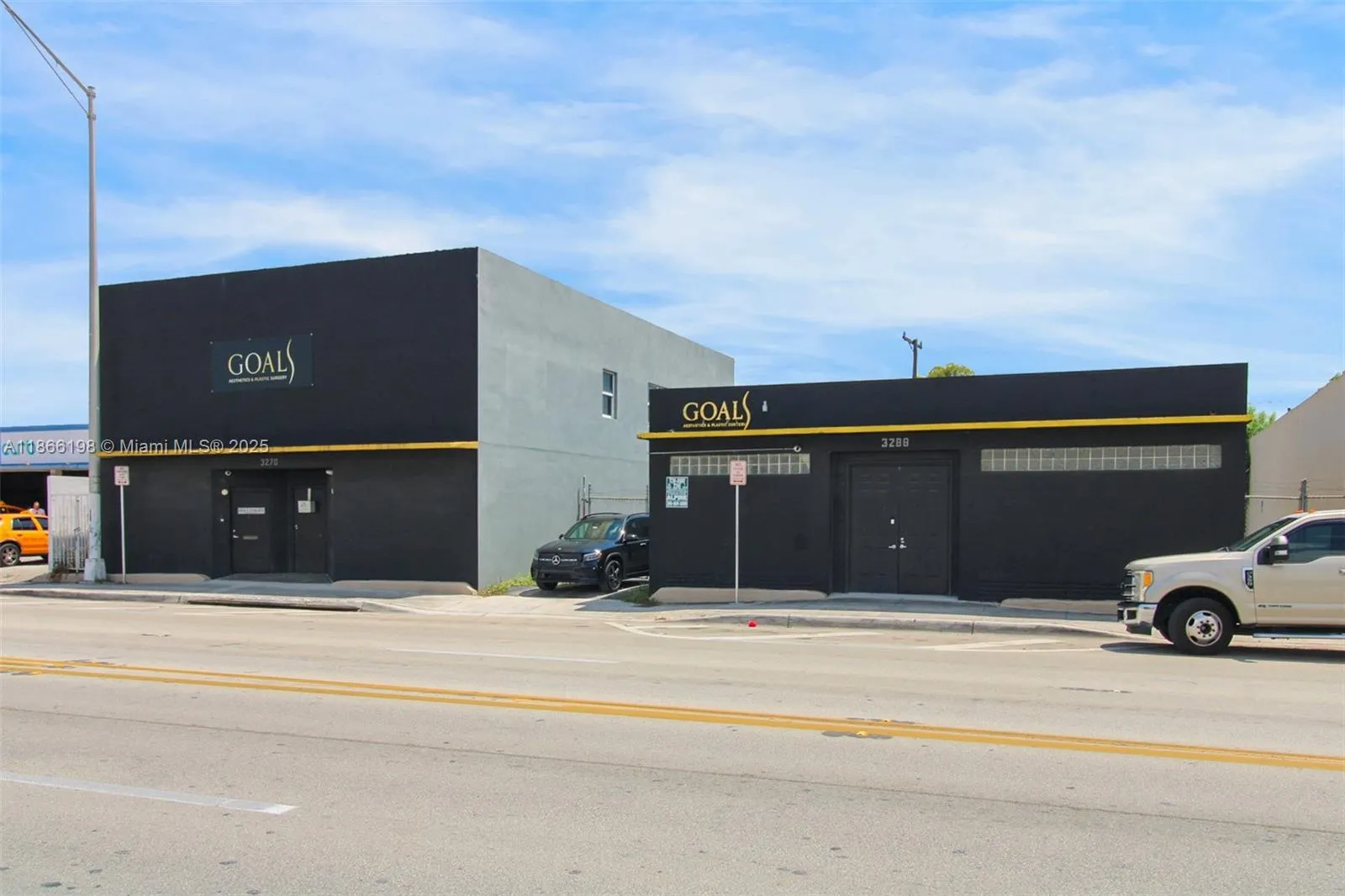 Vacant & former medical clinic and rehab scenter