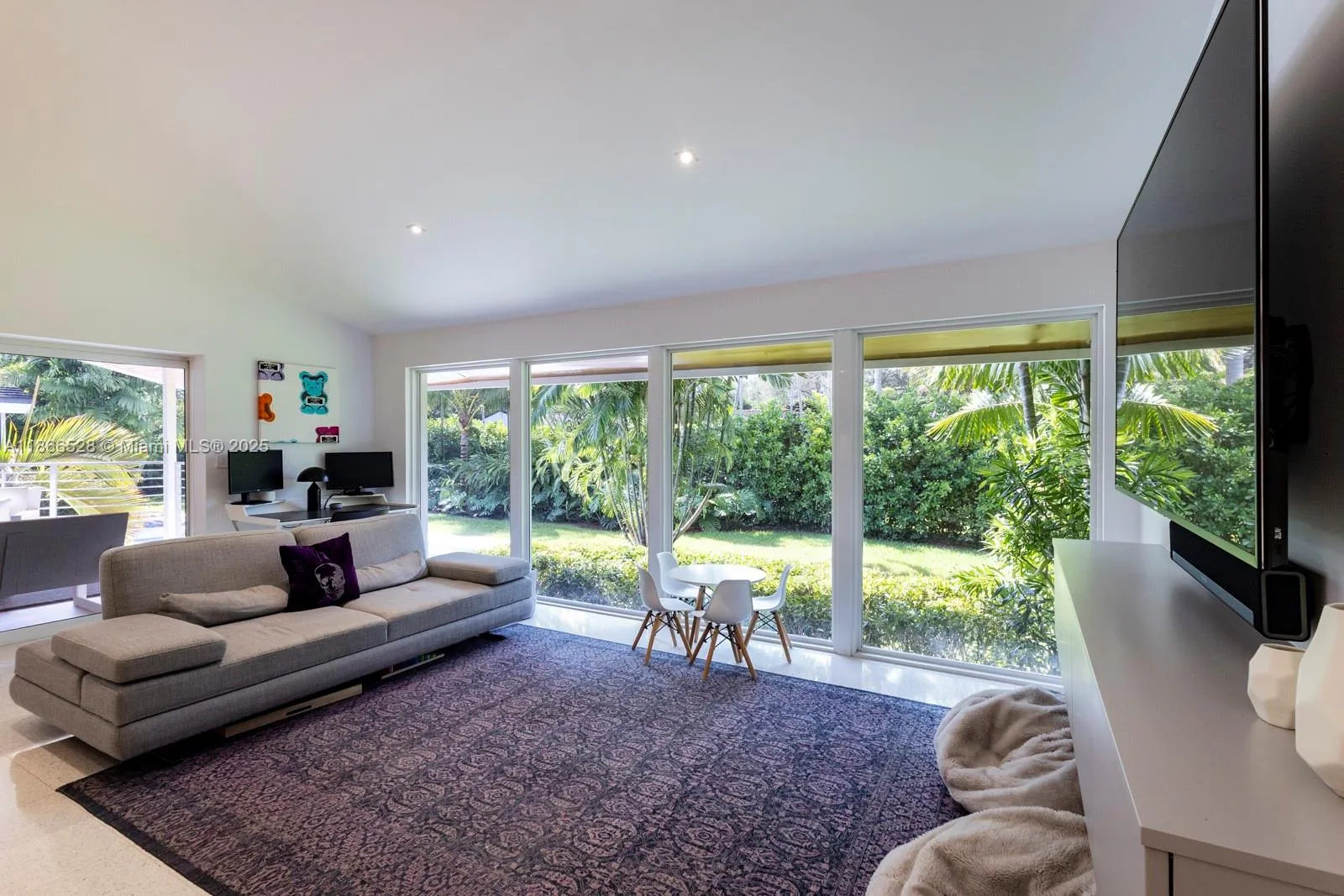 5780 Las Palmas Dr, Coral Gables, Florida 33156, Coral Gables, Florida 33156, 4 Bedrooms Bedrooms, ,3 BathroomsBathrooms,Residential,For Sale,5780 Las Palmas Dr, Coral Gables, Florida 33156,A11866528