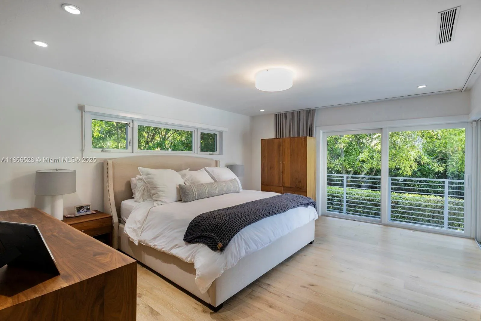 5780 Las Palmas Dr, Coral Gables, Florida 33156, Coral Gables, Florida 33156, 4 Bedrooms Bedrooms, ,3 BathroomsBathrooms,Residential,For Sale,5780 Las Palmas Dr, Coral Gables, Florida 33156,A11866528