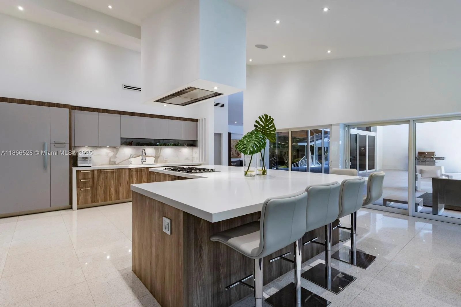 5780 Las Palmas Dr, Coral Gables, Florida 33156, Coral Gables, Florida 33156, 4 Bedrooms Bedrooms, ,3 BathroomsBathrooms,Residential,For Sale,5780 Las Palmas Dr, Coral Gables, Florida 33156,A11866528