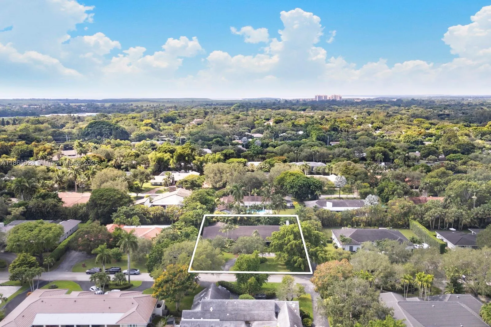 5780 Las Palmas Dr, Coral Gables, Florida 33156, Coral Gables, Florida 33156, 4 Bedrooms Bedrooms, ,3 BathroomsBathrooms,Residential,For Sale,5780 Las Palmas Dr, Coral Gables, Florida 33156,A11866528