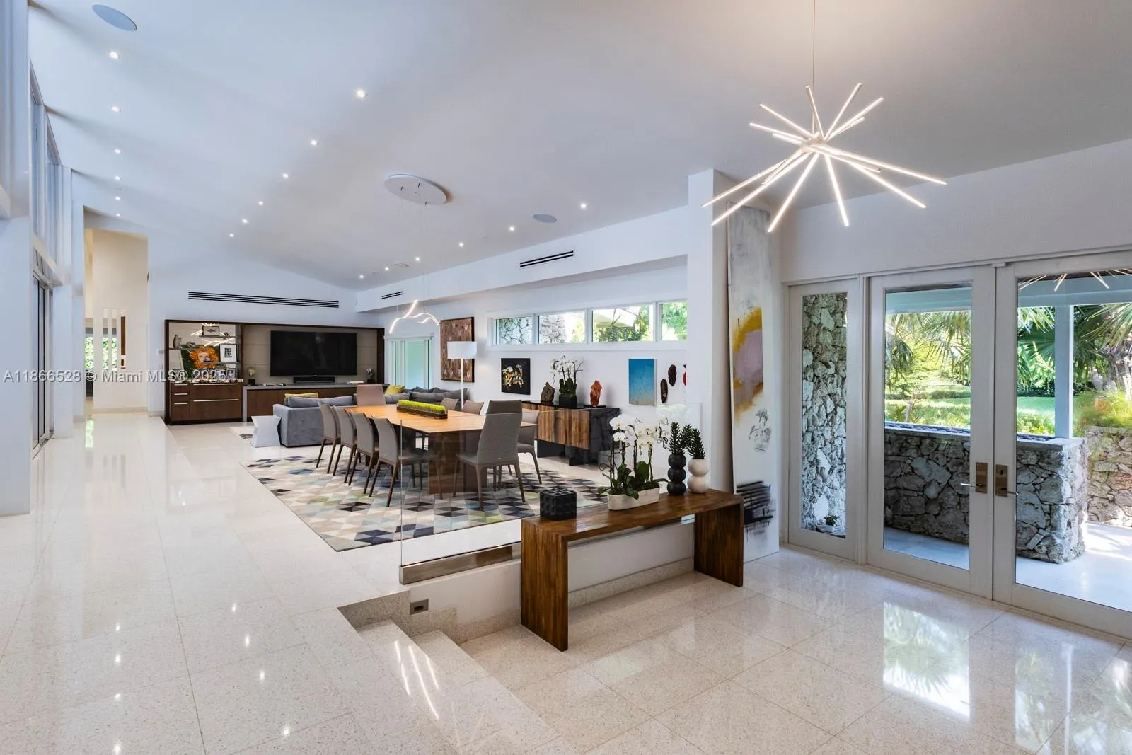 5780 Las Palmas Dr, Coral Gables, Florida 33156, Coral Gables, Florida 33156, 4 Bedrooms Bedrooms, ,3 BathroomsBathrooms,Residential,For Sale,5780 Las Palmas Dr, Coral Gables, Florida 33156,A11866528