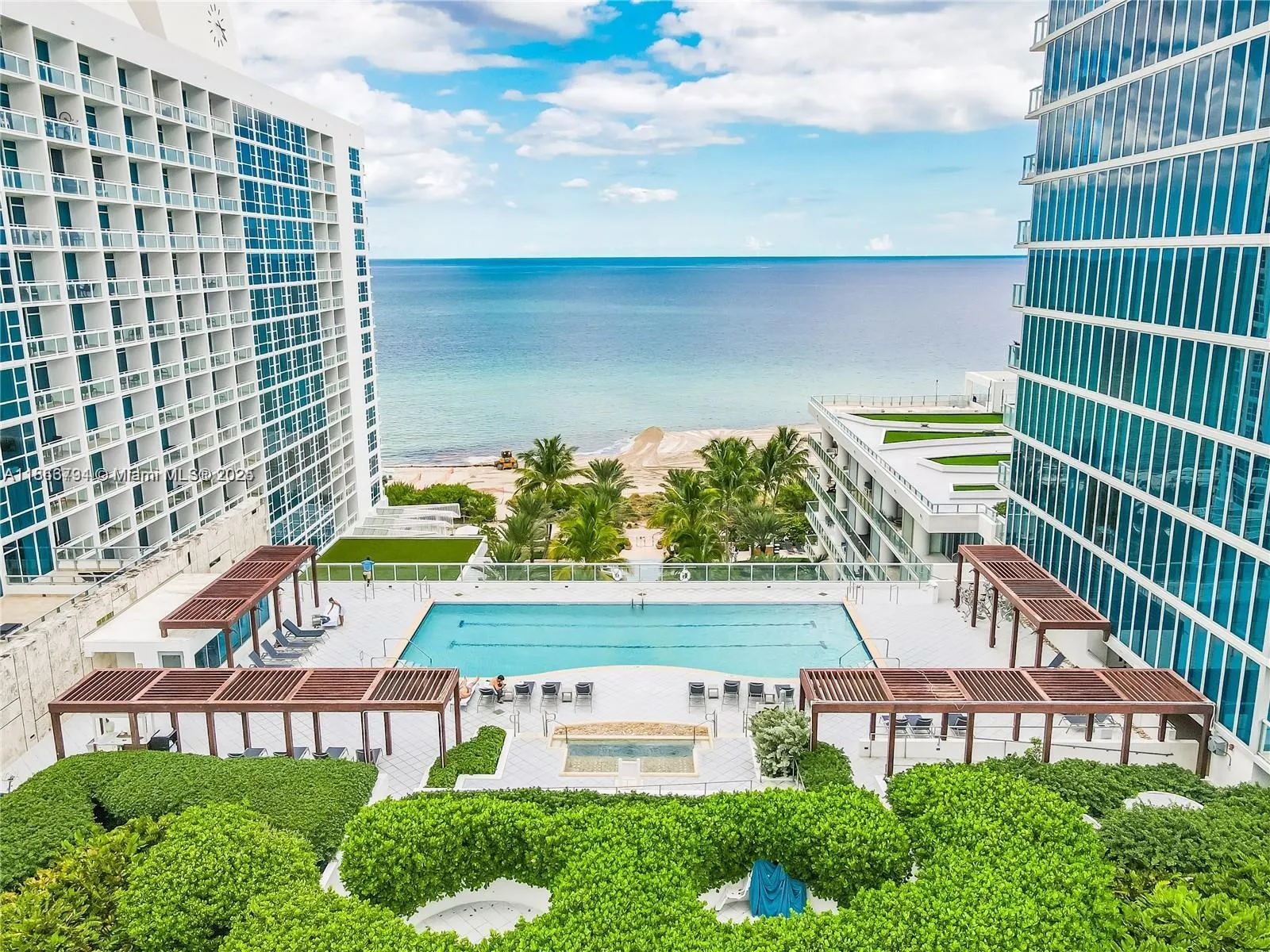 6801 Collins Ave 818, Miami Beach, Florida 33141, Miami Beach, Florida 33141, 2 Bedrooms Bedrooms, ,2 BathroomsBathrooms,Residential,For Sale,6801 Collins Ave 818, Miami Beach, Florida 33141,A11866794