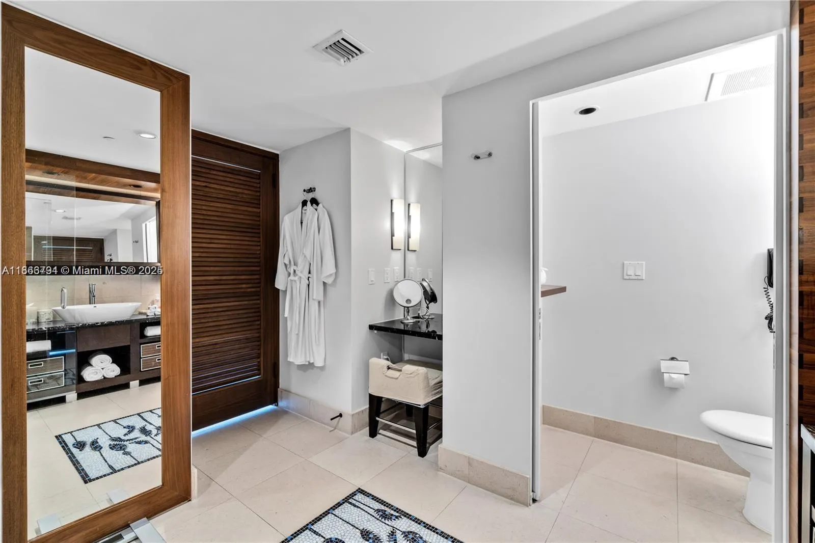 6801 Collins Ave 818, Miami Beach, Florida 33141, Miami Beach, Florida 33141, 2 Bedrooms Bedrooms, ,2 BathroomsBathrooms,Residential,For Sale,6801 Collins Ave 818, Miami Beach, Florida 33141,A11866794