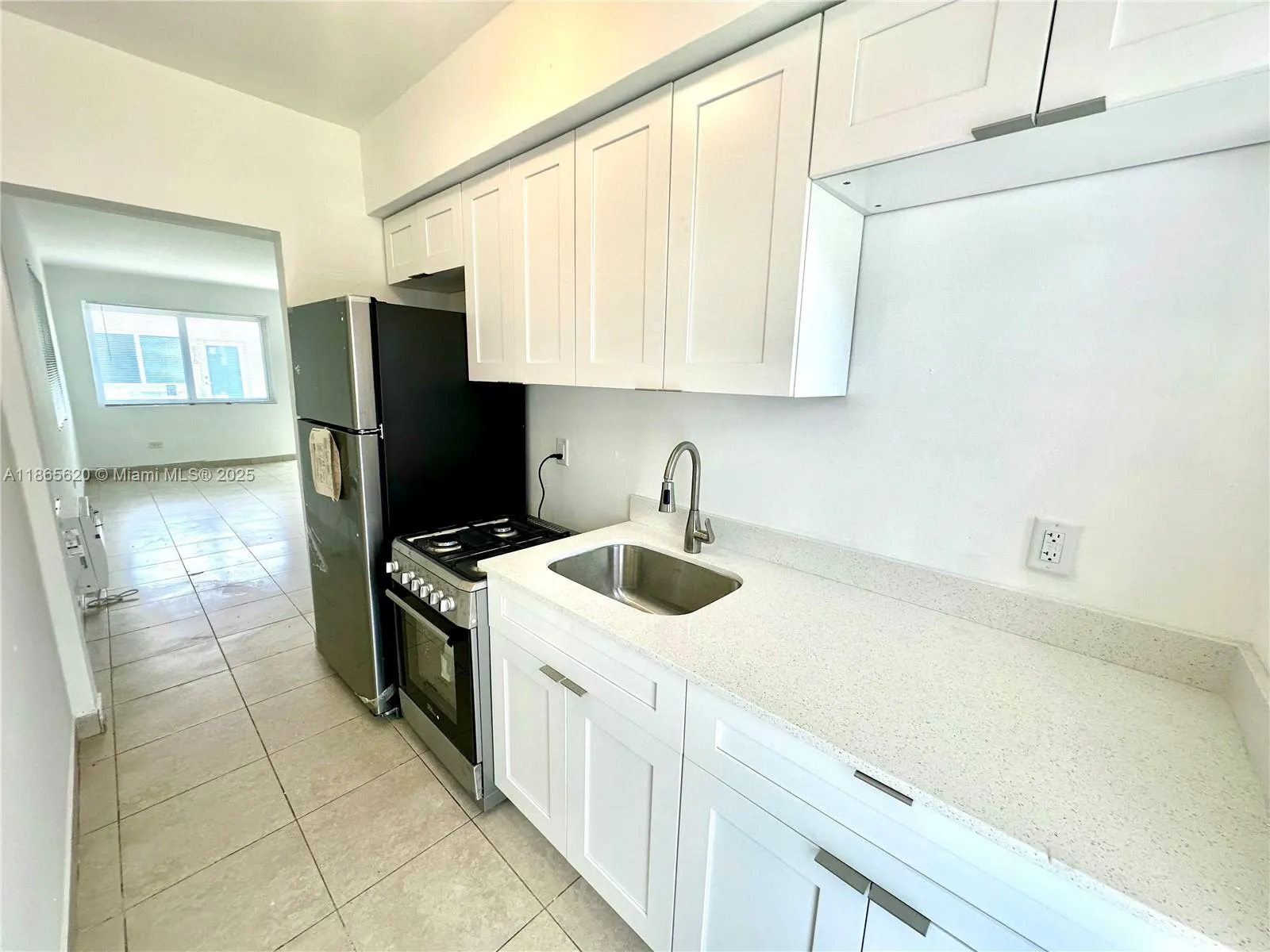 800 85th St 810, Miami Beach, Florida 33141, Miami Beach, Florida 33141, 1 Bedroom Bedrooms, ,1 BathroomBathrooms,Residential Lease,For Rent,800 85th St 810, Miami Beach, Florida 33141,A11865620