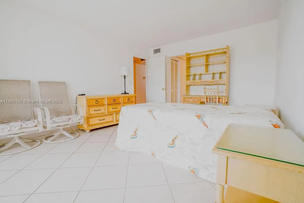 215 Se 3rd Ave 401d, Hallandale Beach, Florida 330, Hallandale Beach, Florida 33009, 1 Bedroom Bedrooms, ,1 BathroomBathrooms,Residential,For Sale,215 Se 3rd Ave 401d, Hallandale Beach, Florida 330,A11868120