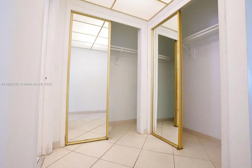 215 Se 3rd Ave 401d, Hallandale Beach, Florida 330, Hallandale Beach, Florida 33009, 1 Bedroom Bedrooms, ,1 BathroomBathrooms,Residential,For Sale,215 Se 3rd Ave 401d, Hallandale Beach, Florida 330,A11868120