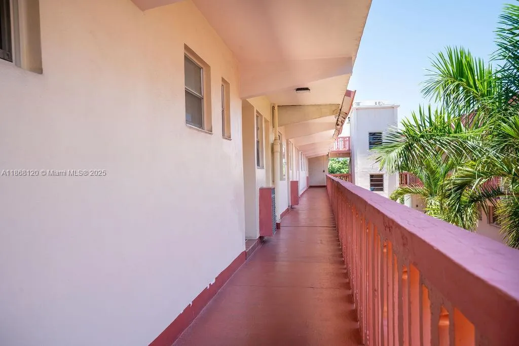 215 Se 3rd Ave 401d, Hallandale Beach, Florida 330, Hallandale Beach, Florida 33009, 1 Bedroom Bedrooms, ,1 BathroomBathrooms,Residential,For Sale,215 Se 3rd Ave 401d, Hallandale Beach, Florida 330,A11868120