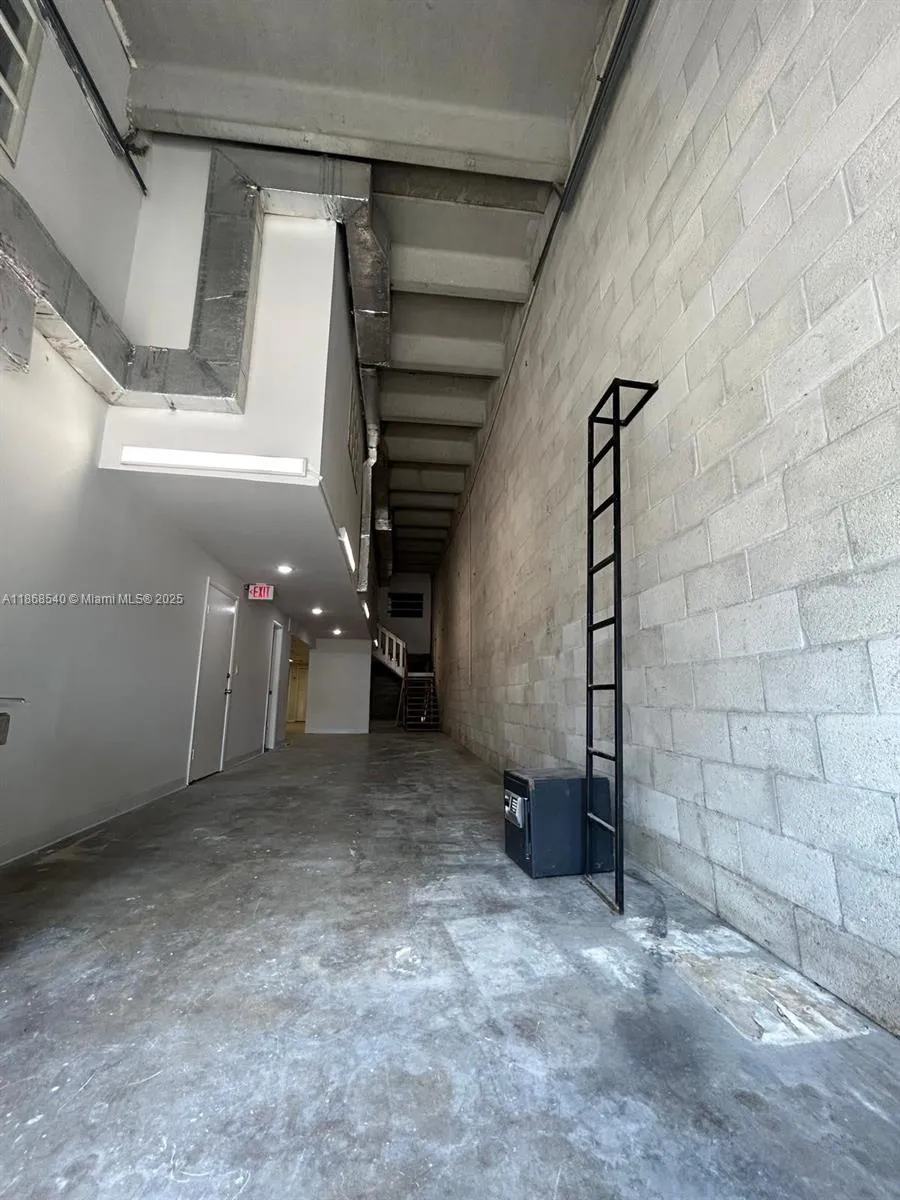 8418 Nw 61st St 5, Miami, Florida 33166, Miami, Florida 33166, ,Commercial Lease,For Rent,8418 Nw 61st St 5, Miami, Florida 33166,A11868540