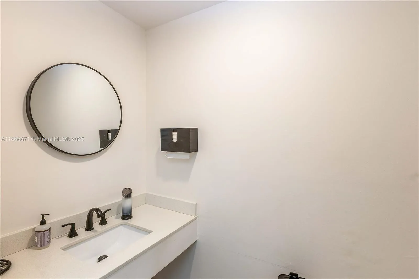 1385 Sw 22nd St 201, Miami, Florida 33145, Miami, Florida 33145, ,Commercial Sale,For Sale,1385 Sw 22nd St 201, Miami, Florida 33145,A11868671