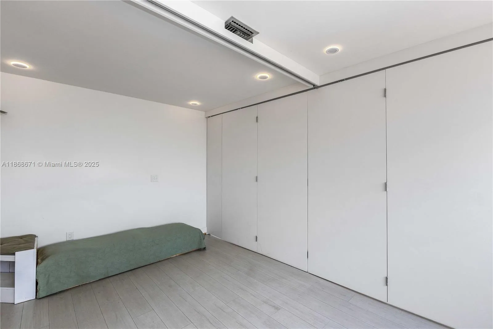 1385 Sw 22nd St 201, Miami, Florida 33145, Miami, Florida 33145, ,Commercial Sale,For Sale,1385 Sw 22nd St 201, Miami, Florida 33145,A11868671