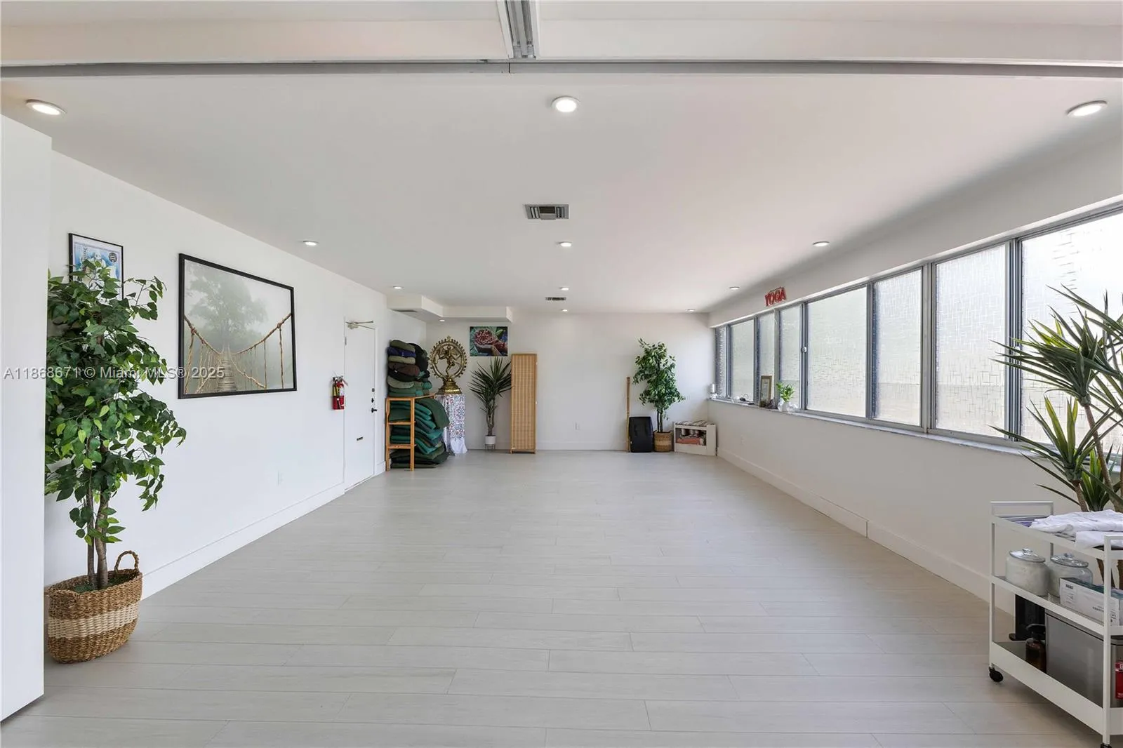 1385 Sw 22nd St 201, Miami, Florida 33145, Miami, Florida 33145, ,Commercial Sale,For Sale,1385 Sw 22nd St 201, Miami, Florida 33145,A11868671