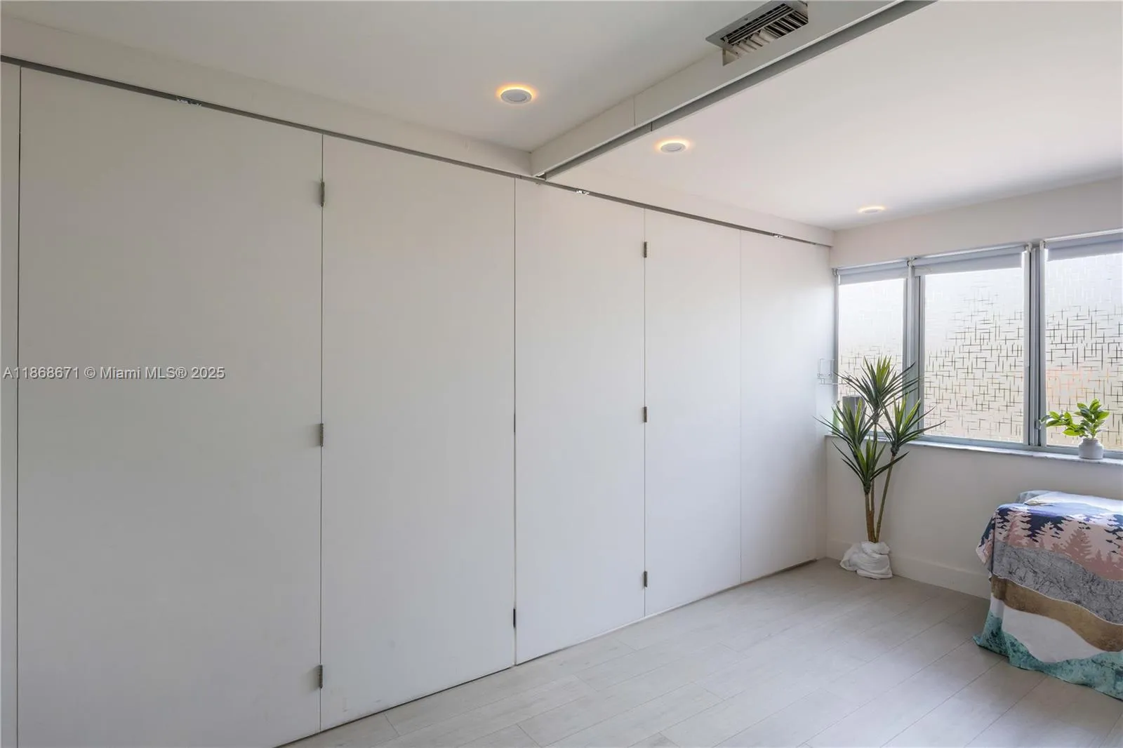 1385 Sw 22nd St 201, Miami, Florida 33145, Miami, Florida 33145, ,Commercial Sale,For Sale,1385 Sw 22nd St 201, Miami, Florida 33145,A11868671