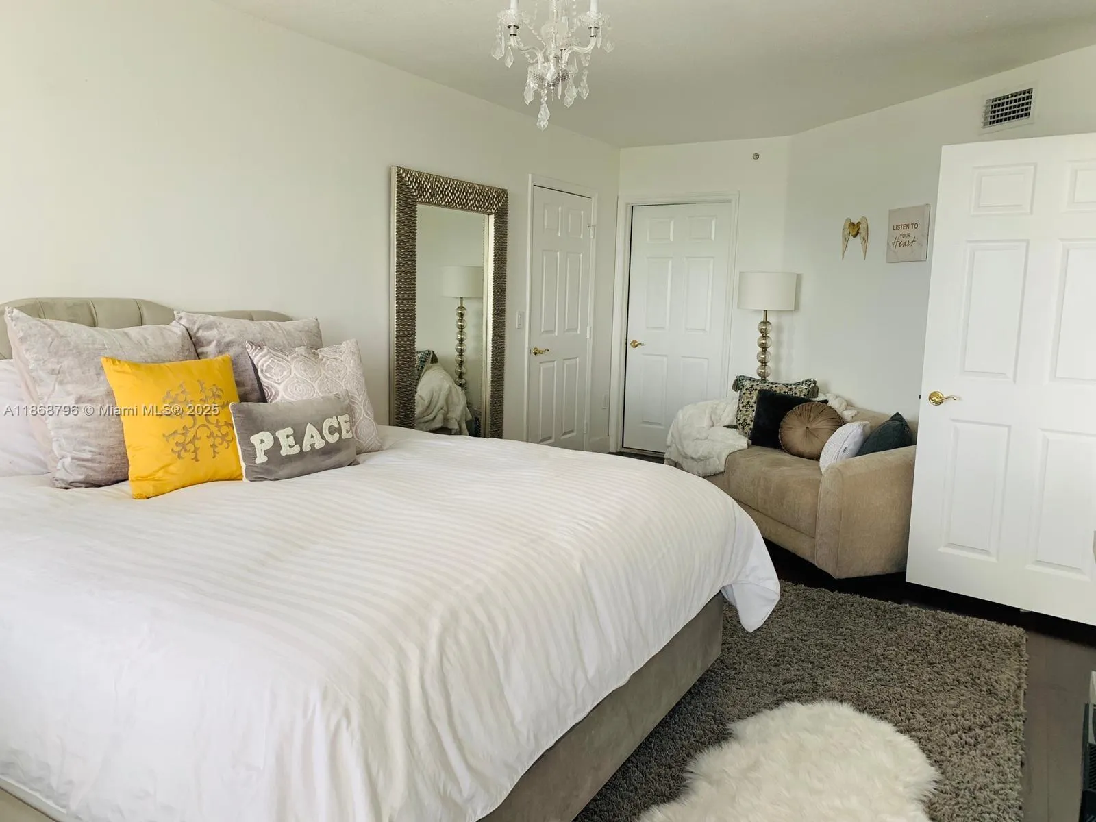 6301 Collins Ave 1606, Miami Beach, Florida 33141, Miami Beach, Florida 33141, 2 Bedrooms Bedrooms, ,2 BathroomsBathrooms,Residential Lease,For Rent,6301 Collins Ave 1606, Miami Beach, Florida 33141,A11868796