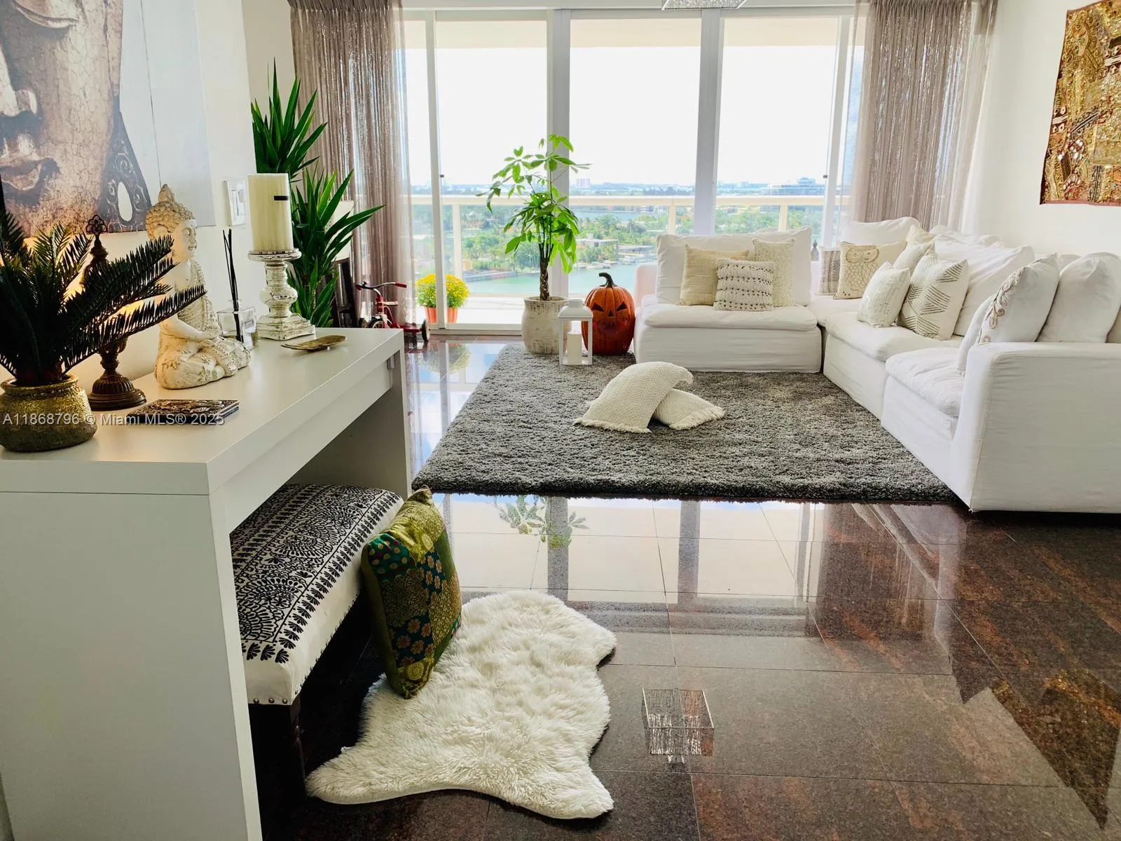 6301 Collins Ave 1606, Miami Beach, Florida 33141, Miami Beach, Florida 33141, 2 Bedrooms Bedrooms, ,2 BathroomsBathrooms,Residential Lease,For Rent,6301 Collins Ave 1606, Miami Beach, Florida 33141,A11868796