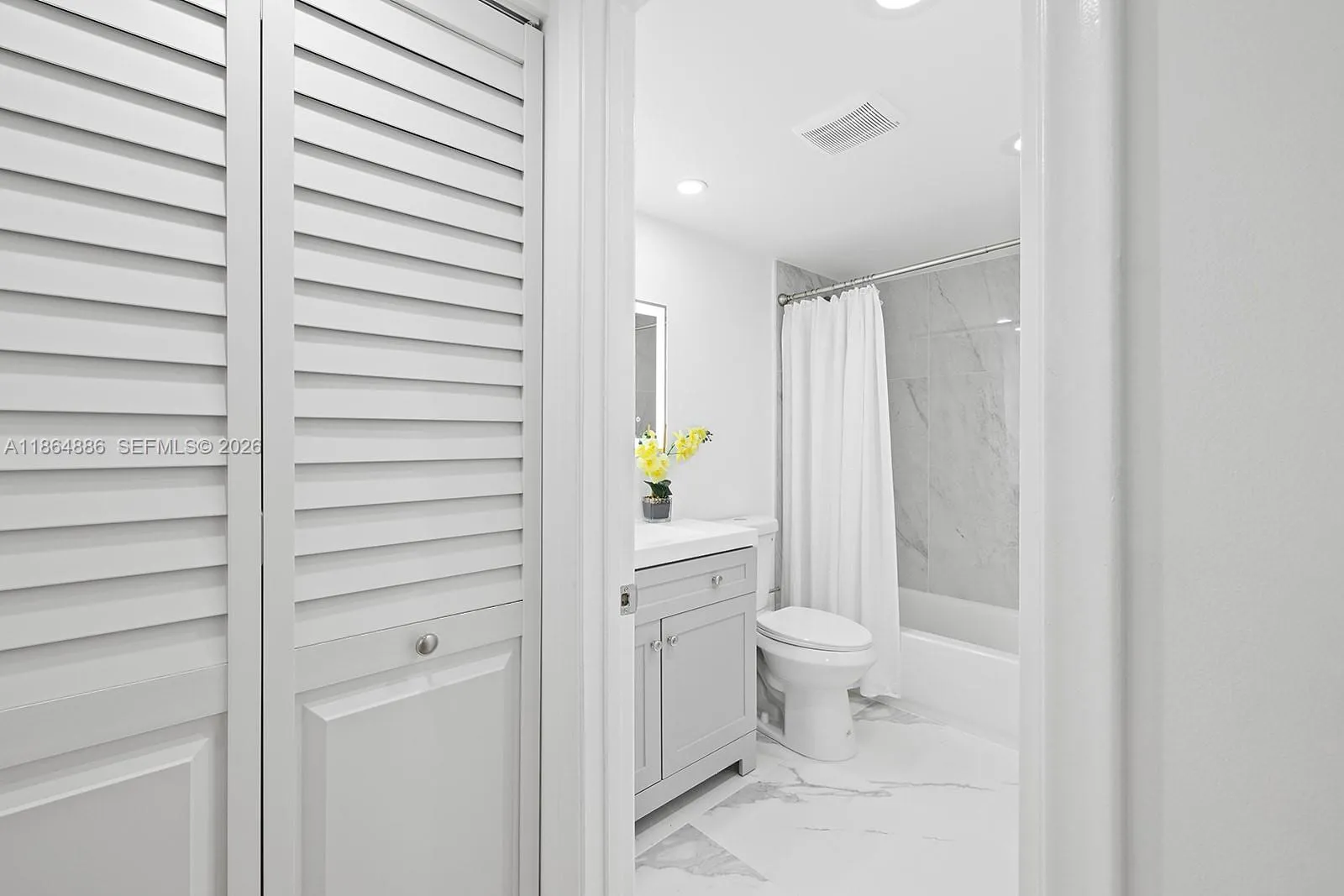 12500 Sw 6th St 307n, Pembroke Pines, Florida 3302, Pembroke Pines, Florida 33027, 2 Bedrooms Bedrooms, ,2 BathroomsBathrooms,Residential,For Sale,12500 Sw 6th St 307n, Pembroke Pines, Florida 3302,A11864886