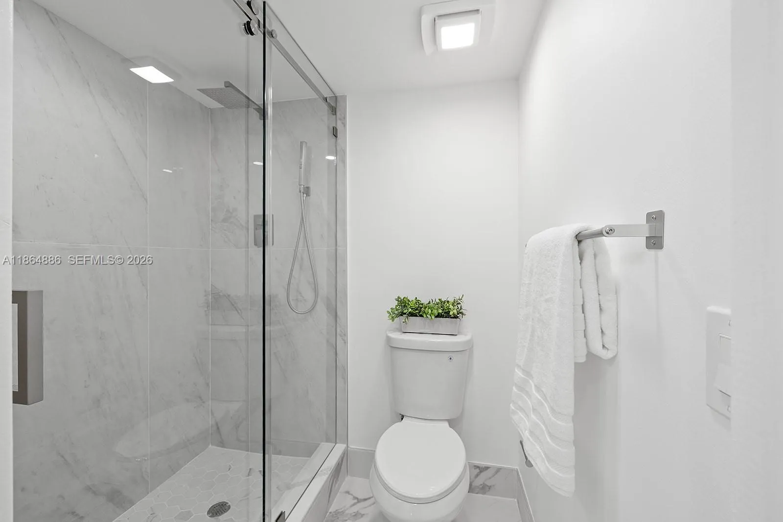 12500 Sw 6th St 307n, Pembroke Pines, Florida 3302, Pembroke Pines, Florida 33027, 2 Bedrooms Bedrooms, ,2 BathroomsBathrooms,Residential,For Sale,12500 Sw 6th St 307n, Pembroke Pines, Florida 3302,A11864886