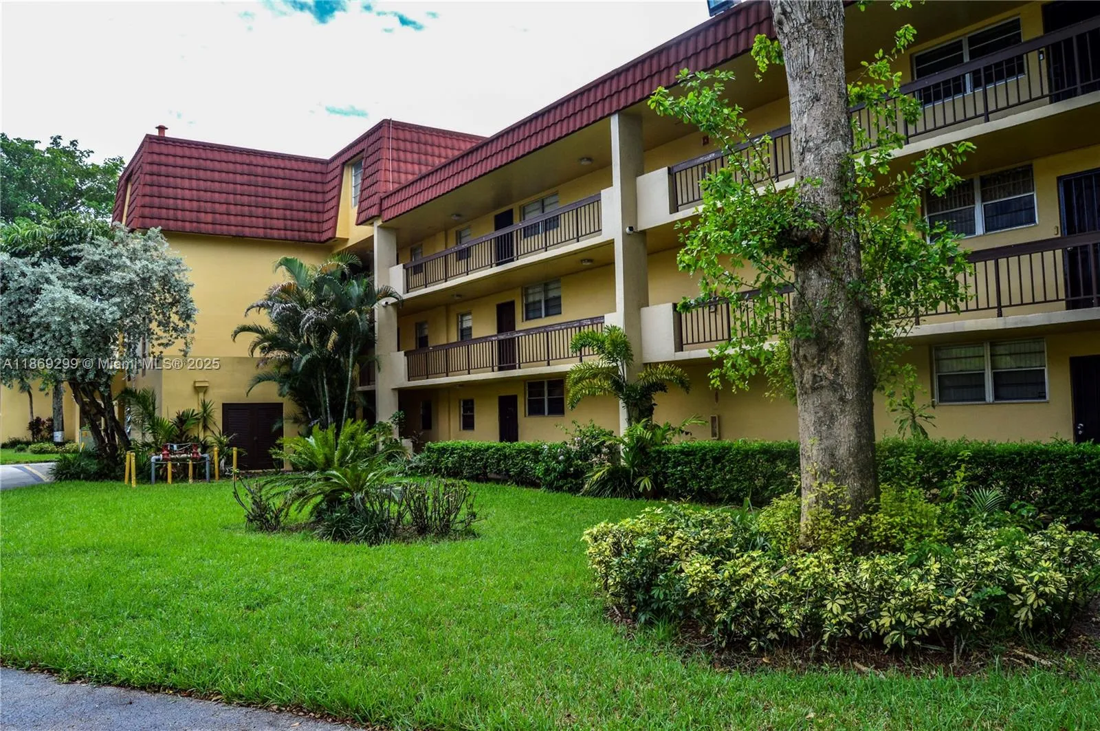 3490 Foxcroft Rd B212, Miramar, Florida 33025, Miramar, Florida 33025, 2 Bedrooms Bedrooms, ,2 BathroomsBathrooms,Residential,For Sale,3490 Foxcroft Rd B212, Miramar, Florida 33025,A11869299