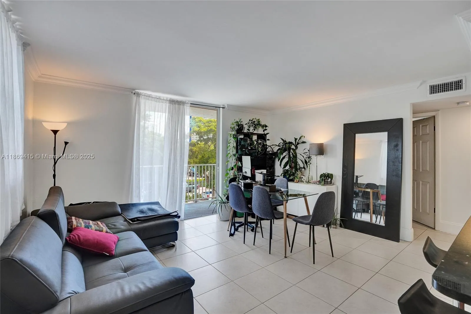 1801 S Treasure Dr 329, North Bay Village, Florida, North Bay Village, Florida 33141, 2 Bedrooms Bedrooms, ,2 BathroomsBathrooms,Residential,For Sale,1801 S Treasure Dr 329, North Bay Village, Florida,A11869415