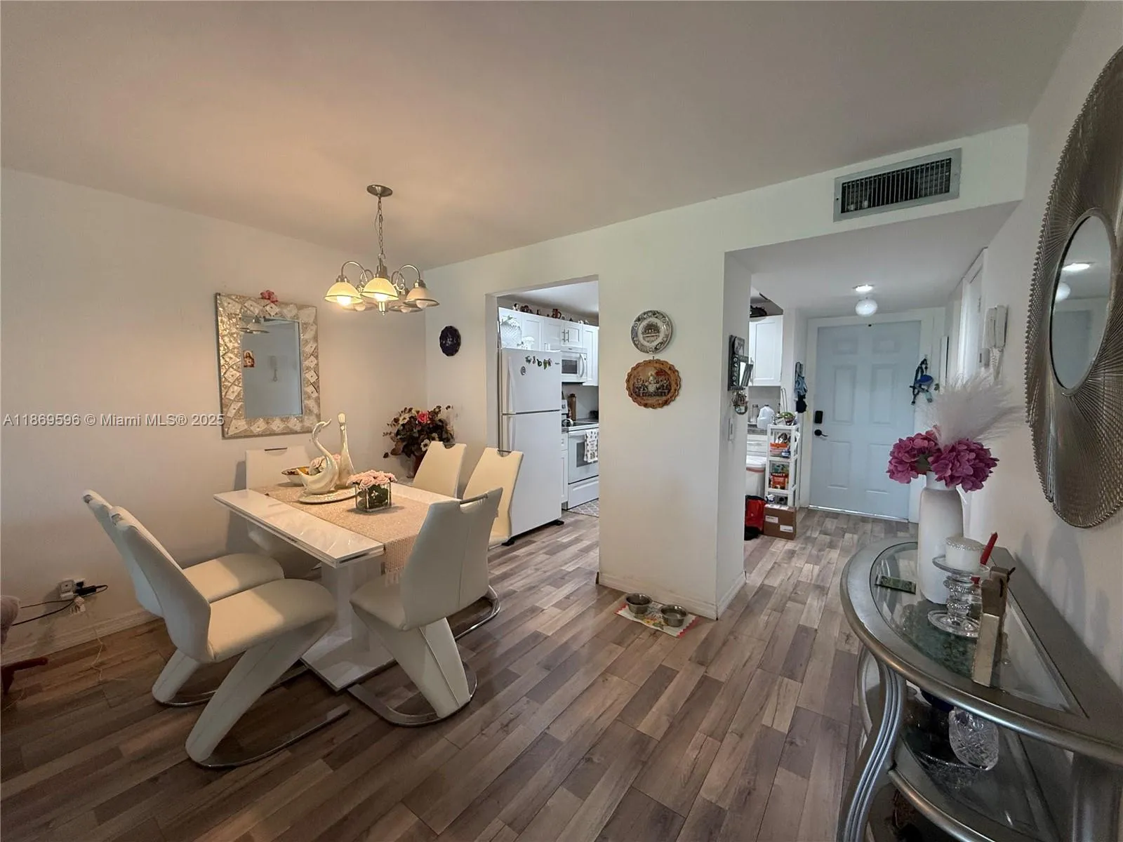 9581 Sunrise Lakes Blvd 101, Sunrise, Florida 3332, Sunrise, Florida 33322, 1 Bedroom Bedrooms, ,1 BathroomBathrooms,Residential,For Sale,9581 Sunrise Lakes Blvd 101, Sunrise, Florida 3332,A11869596