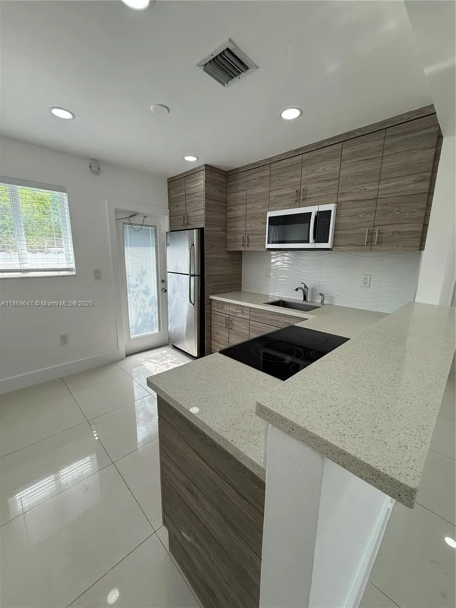 301 Nw 34th St, Miami, Florida 33127, Miami, Florida 33127, ,Residential Income,For Sale,301 Nw 34th St, Miami, Florida 33127,A11869641