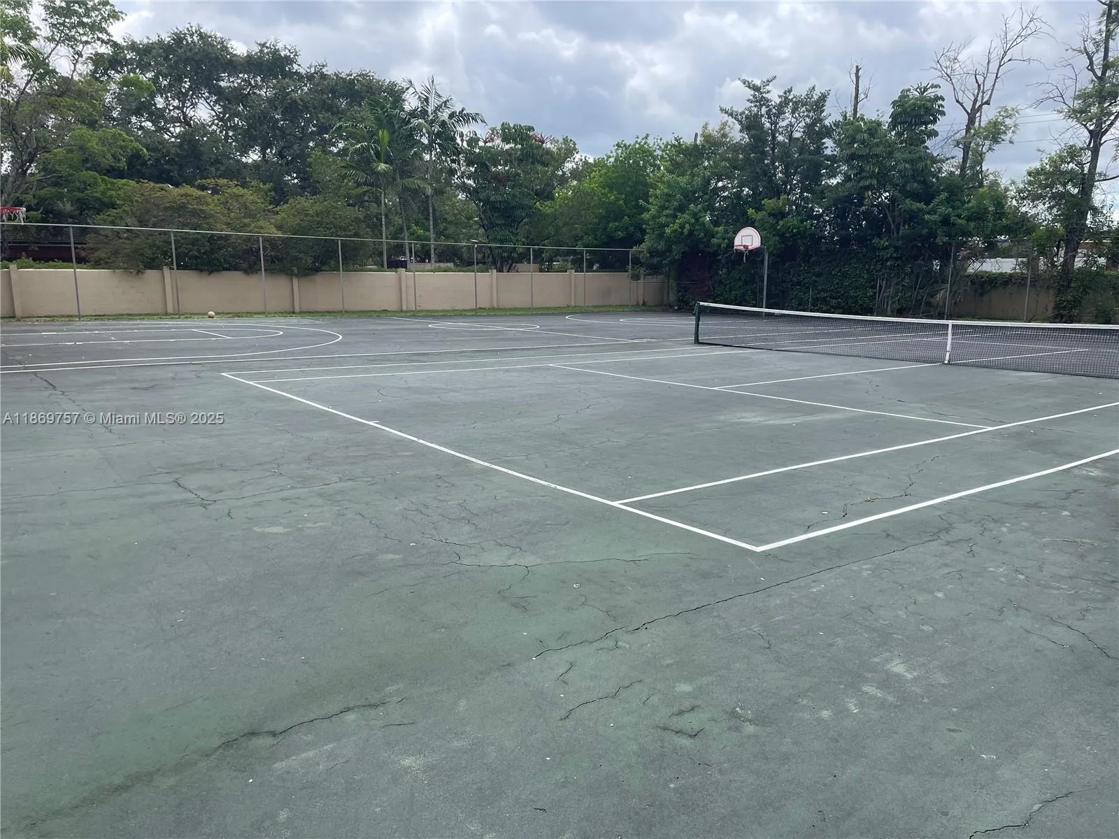 5002 Sheridan St 1, Hollywood, Florida 33021, Hollywood, Florida 33021, 3 Bedrooms Bedrooms, ,2 BathroomsBathrooms,Residential,For Sale,5002 Sheridan St 1, Hollywood, Florida 33021,A11869757