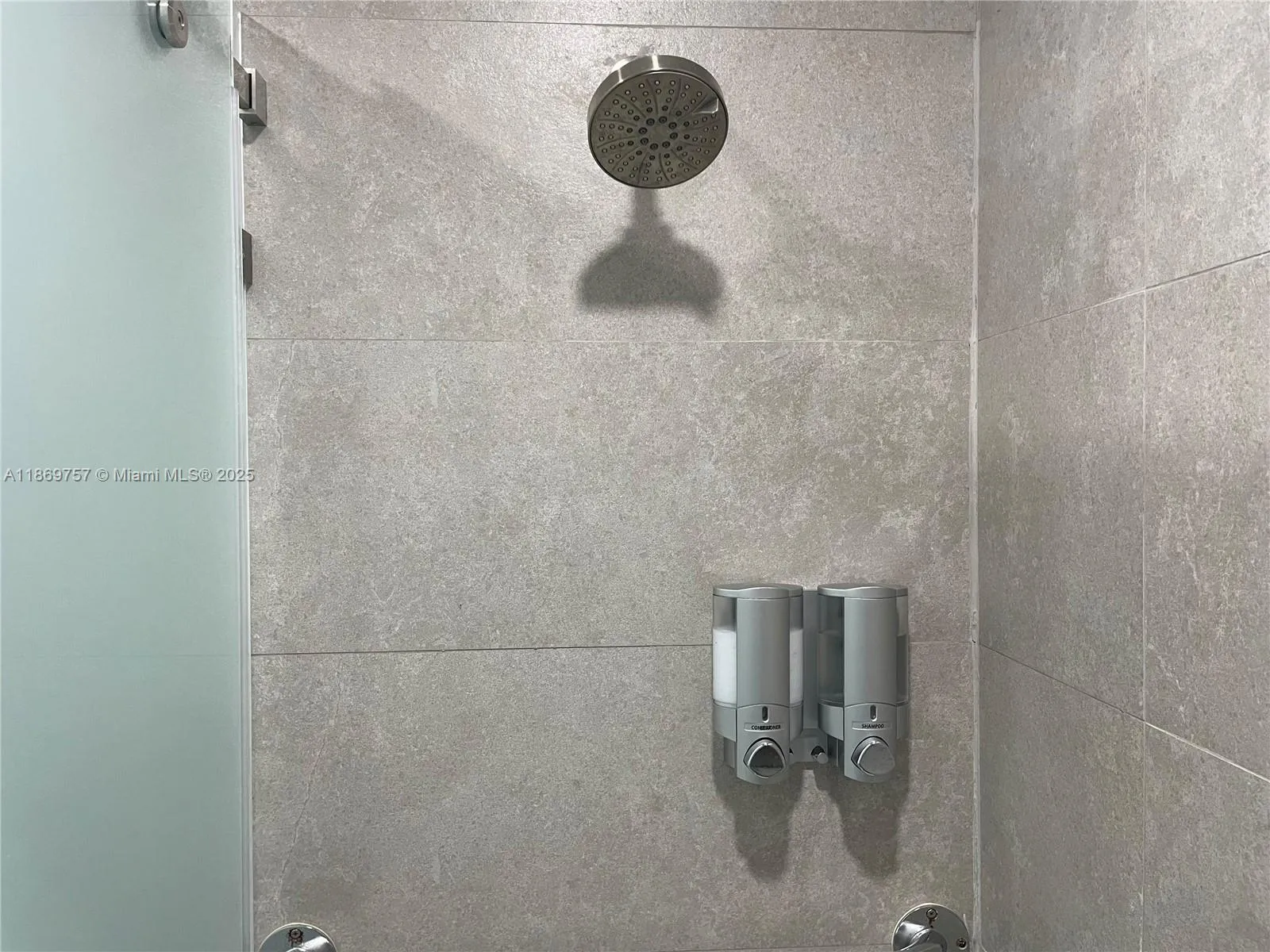 5002 Sheridan St 1, Hollywood, Florida 33021, Hollywood, Florida 33021, 3 Bedrooms Bedrooms, ,2 BathroomsBathrooms,Residential,For Sale,5002 Sheridan St 1, Hollywood, Florida 33021,A11869757