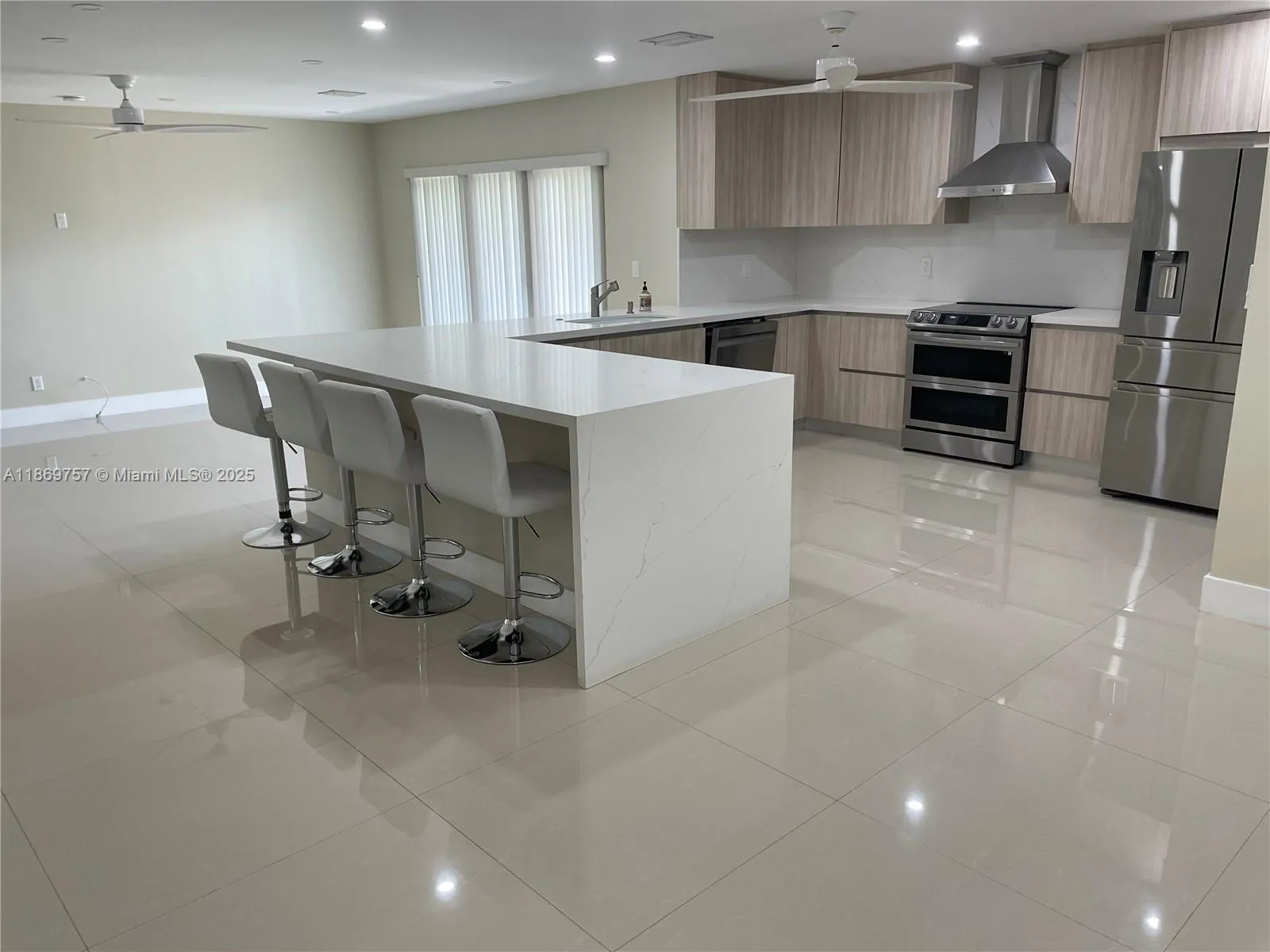 5002 Sheridan St 1, Hollywood, Florida 33021, Hollywood, Florida 33021, 3 Bedrooms Bedrooms, ,2 BathroomsBathrooms,Residential,For Sale,5002 Sheridan St 1, Hollywood, Florida 33021,A11869757