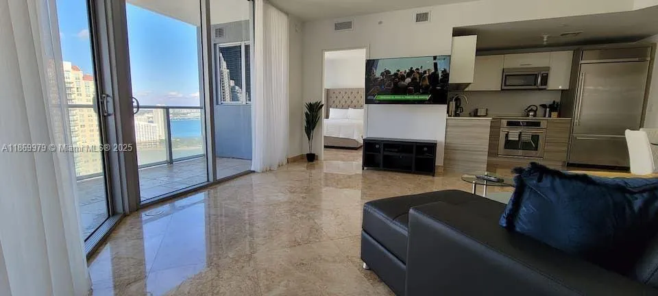1300 Brickell Bay Dr 3007, Miami, Florida 33131, Miami, Florida 33131, 2 Bedrooms Bedrooms, ,2 BathroomsBathrooms,Residential,For Sale,1300 Brickell Bay Dr 3007, Miami, Florida 33131,A11869979