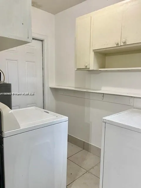 310 Sw 10th Ter, Hallandale Beach, Florida 33009, Hallandale Beach, Florida 33009, ,Residential Income,For Sale,310 Sw 10th Ter, Hallandale Beach, Florida 33009,A11868983